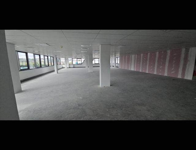 BUSINESS PROPERTY TO RENT IN VORNA VALLEY